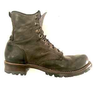 Frye LACE UP BOOTS